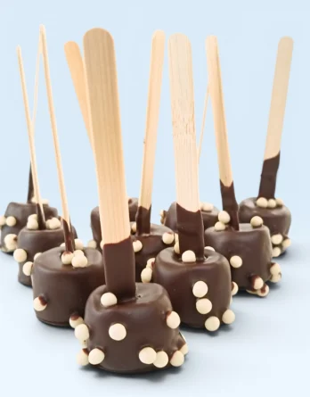 Sucette guimauve artisanale au chocolat noir de La Maison Griess à Cadolive
