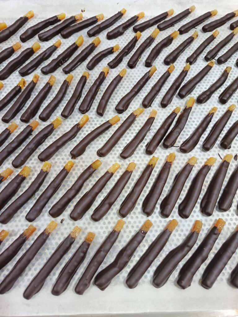 orangette chocolat noir en fin de préparation poser sur plaque