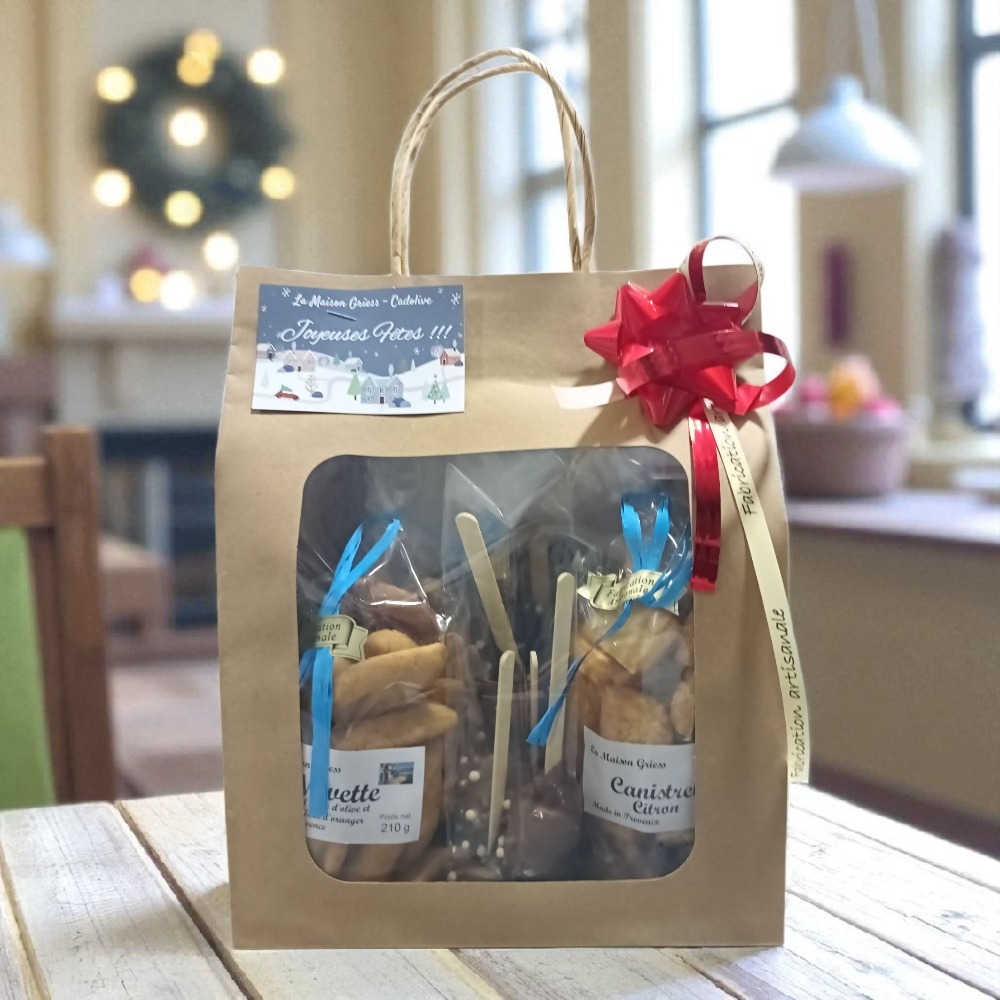 coffret gourmand de deux sachet de biscuits et un de chocolat guimauve