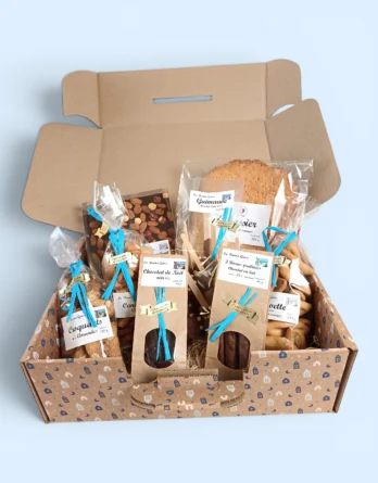 une valisette avec des gourmandises sucrées de la maison griess